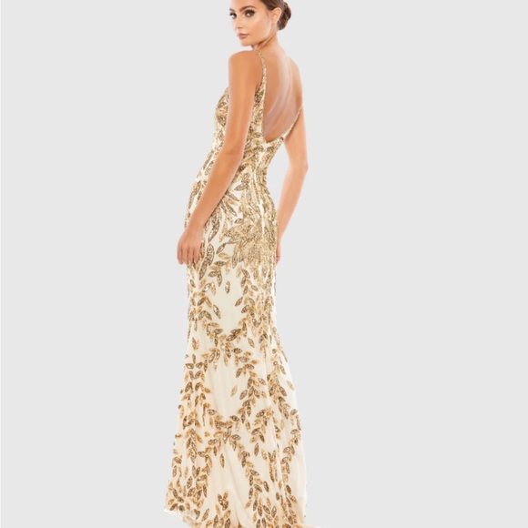 Mac Duggal Dresses & Skirts - NWT Mac Duggal Embellished Leaf Evening Gown Nude Gold